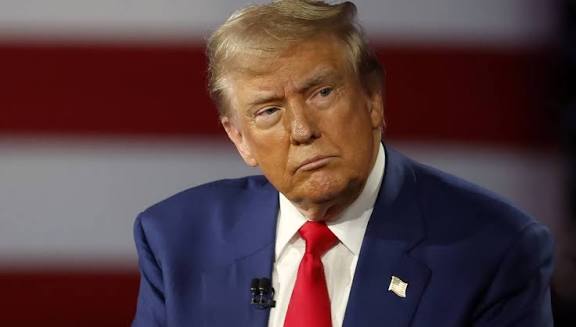 ترامب يُهدّد بشنّ ضربات جوّية على عصابات المخدرات